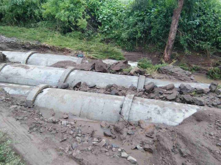 संपूर्ण जिल्ह्यात मिळून पावसाने 842.95 हेक्टरवरील पिकांचं नुकसान झालं आहे.