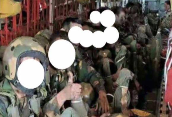 Viral Sach Reality Of The Image Which Claimed Soldier Done Surgical Strike व्हायरल सत्य: सर्जिकल स्ट्राईकमध्ये 'हे' जवान सहभागी होते का?