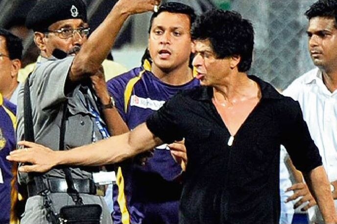 Shah Rukh Khan Gets Clean Chit By Mumbai Police In Wankhede Brawl Case वानखेडेवरील शिवीगाळप्रकरणी शाहरुख खानला क्लीनचिट