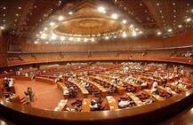 सर्जिकल स्ट्राईकवरुन इमरान खानचा सभात्याग