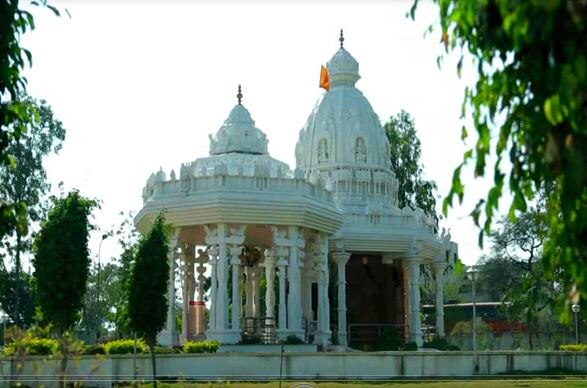 Kolhapur Mahalakshmis Temple Replica At Solapur कोल्हापूरच्या महालक्ष्मीचं सोलापुरात दोन एकरावर प्रतिमंदिर