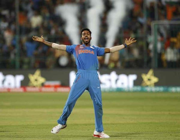टीम इंडियाचा वेगवान गोलंदाज हार्दिक पंड्या सध्या सुट्टी एन्जॉय करीत आहे. 