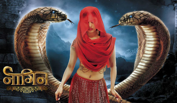 मौनी रॉयच्या नागिन-2चं जबदरस्त पोस्टर... 