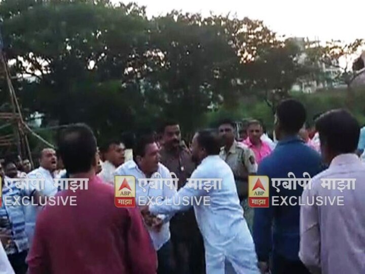 Fight Between Sena Bjp Activist In Mulund मुलुंडमध्ये रावणदहनावरुन रामायण, सेना-भाजप कार्यकर्त्यांमध्ये हाणामारी