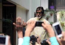 बिग बींनी चाहत्यांसोबत साजरा केला 74 वा वाढदिवस