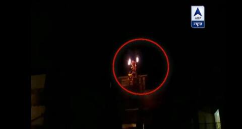 रामलीलामध्ये दुर्घटना, 50 फुटावरुन कोसळून एकाचा दुर्दैवी मृत्यू रामलीलामध्ये दुर्घटना, 50 फुटावरुन कोसळून एकाचा दुर्दैवी मृत्यू