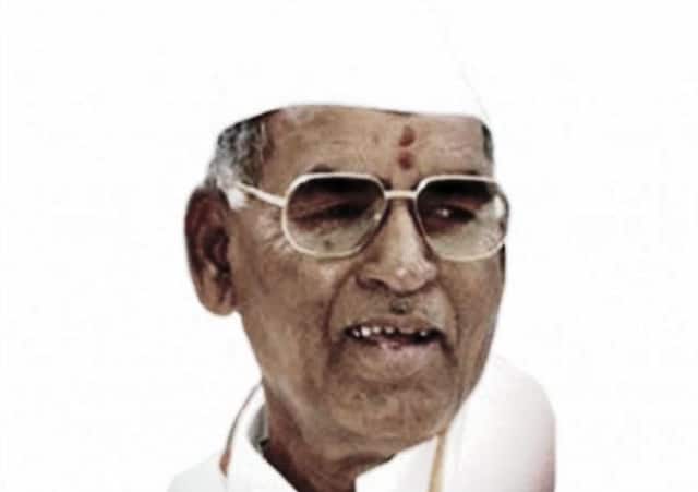 धनंजय मुंडेंना पितृशोक, पंडीतअण्णा मुंडेंचं निधन