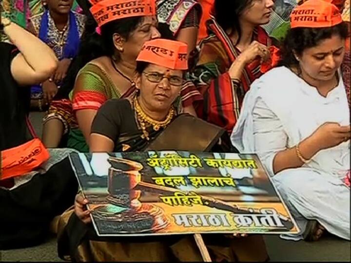 कोल्हापूरच्या मोर्चात सहभागी महिलांचे आणखी काही फोटो