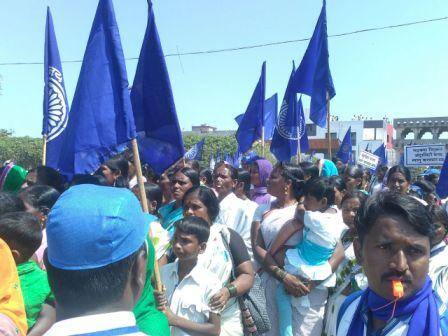 या मोर्चानिमित्त दीड हजारावर पोलीस कर्मचारी बंदोबस्तासाठी तैनात करण्यात आले होते. त्यांच्या सोबत पाच हजार स्वयंसेवकही नेमण्यात आले होते.