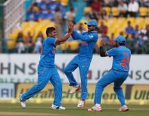 IND vs NZ: पहिल्या वन डेत भारतासमोर 191 धावांचं माफक आव्हान