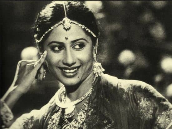 1977 साली भूमिका आणि 1980 मध्ये चक्र या चित्रपटांसाठी स्मिता पाटील यांना राष्ट्रीय पुरस्कारानं गौरवण्यात आलं. 