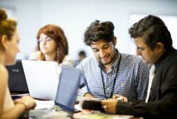 भारतात केवळ 19 टक्के लोक इंटरनेट वापरतात : सर्व्हे