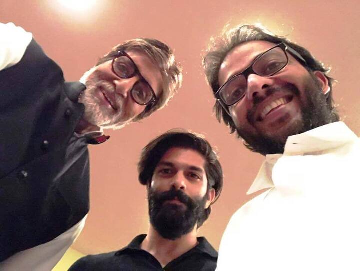 'मार्मिक'मध्ये राज याचं व्यंगचित्र छापून येत असल्यापासून त्यांना फॉलो करत असल्याचं अमिताभ बच्चन यांनी भेटीदरम्यान अमित ठाकरेंना सांगितलं.