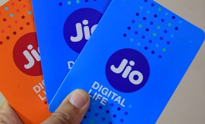 Reliance Jio Fake Bill Goes Viral रिलायन्स जिओच्या ग्राहकाला तब्बल 27 हजार रुपये बिल
