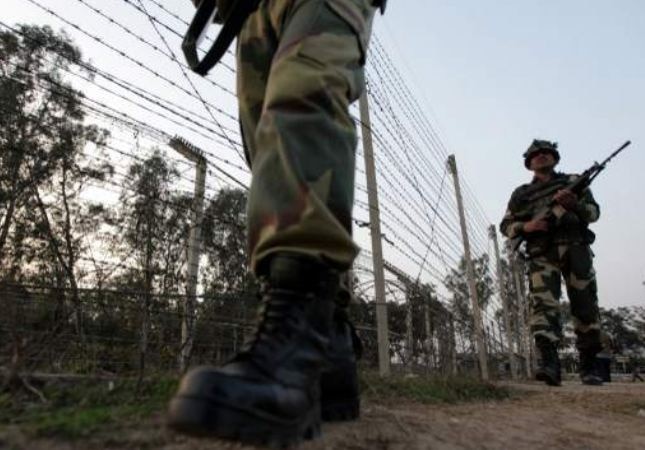 Four Soldiers Injured As Pak Violates Ceasefire In Rajouri पाकिस्तानकडून पुन्हा शस्त्रसंधीचं उल्लंघन, राजौरीमध्ये 4 जवान जखमी