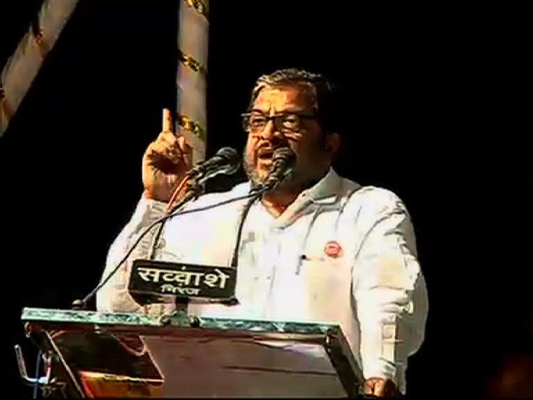 खासदार राजू शेट्टींचा सदाभाऊ खोत यांना अल्टिमेटम Raju Shetti Attacked On Sadabhau Khot Over Atmaklesh Yatra Latest Updates खासदार राजू शेट्टींचा सदाभाऊ खोत यांना अल्टिमेटम