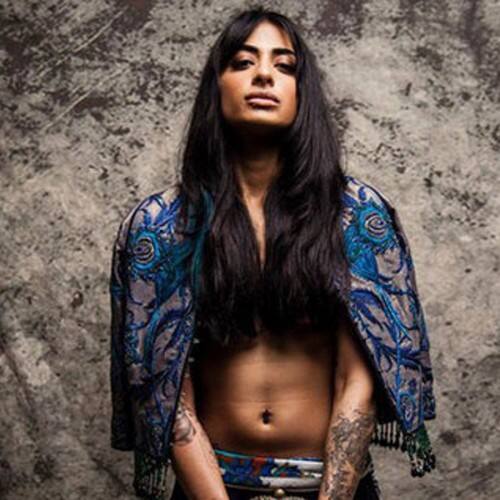 बानीने रोडीजमध्येही सहभाग घेतला असून जिम ट्रेनरचेही काम केलं आहे. त्यामुळे तिचे हे फोटो इंटरनेटवर व्हायरल झाल्याने तिच्या चाहत्यांमध्ये कामालीची नाराजी पसरलेली आहे.