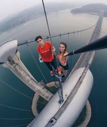 जगातील सर्वात खतरनाक सेल्फी गर्ल! 