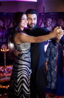 \'ऐ दिल है मुश्किल\'च्या प्रमोशन सेटवर अनुष्का, रणबीरची मस्ती!