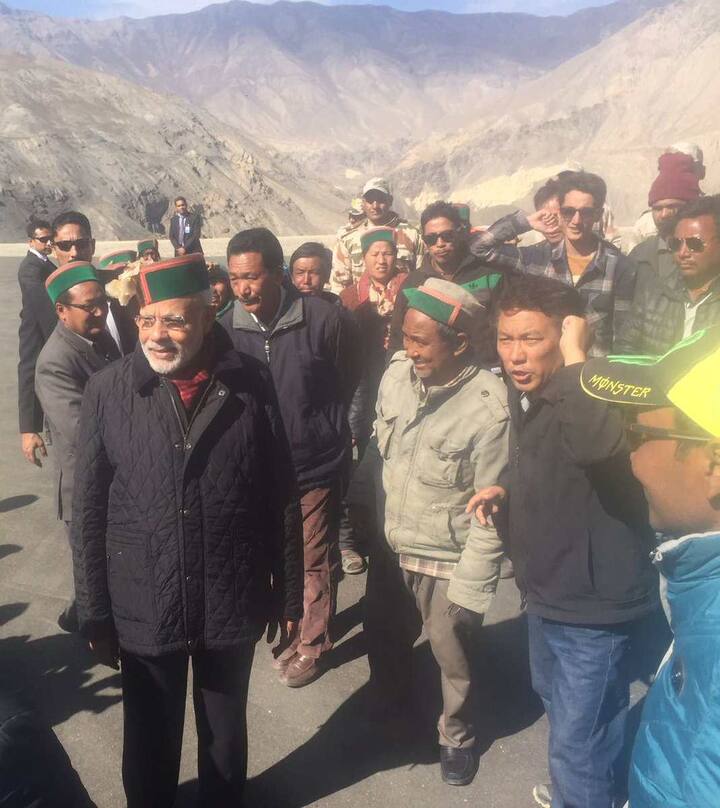 पाहा आणखी फोटो...