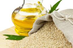 Benefits of Sesame Oil : अत्यंत गुणकारी तिळाचे तेल, सौंदर्य आणि आरोग्यासाठीही लाभदायक