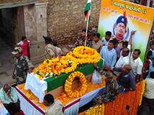 शहीद नितीन कोळींच्या अंत्ययात्रेला सुरुवात