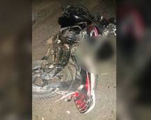 नगरमध्ये भरधाव ट्रकने दुचाकीला उडवलं, दोघांचा जागीच मृत्यू