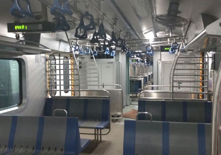 mumbai local train now travel in mumbai local will be easier in 2023 ac local trains will be started Mumbai : मुंबईकरांचा प्रवास होणार गारेगार, AC ट्रेनसंदर्भात मोठं अपडेट, जाणून घ्या काय असेल खास...