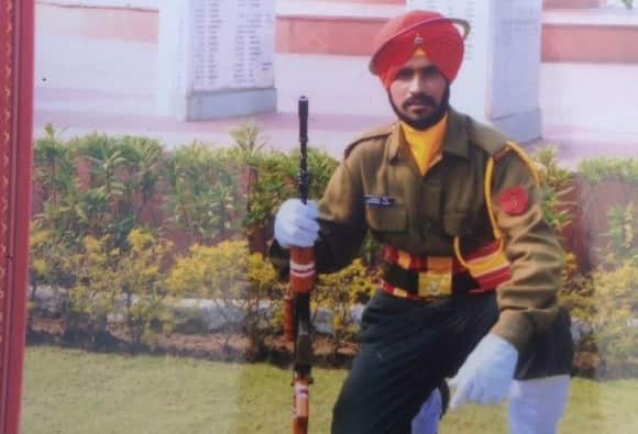 Two Soldier Killed In Pak Firing In Poonch पाककडून पुन्हा शस्त्रसंधीचं उल्लंघन, पूँछमधील गोळीबारात दोन जवान शहीद