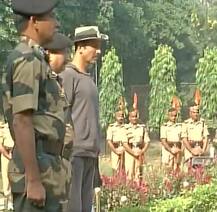 अक्षयची जम्मूतील बीएसएफच्या बेसकॅम्पला भेट