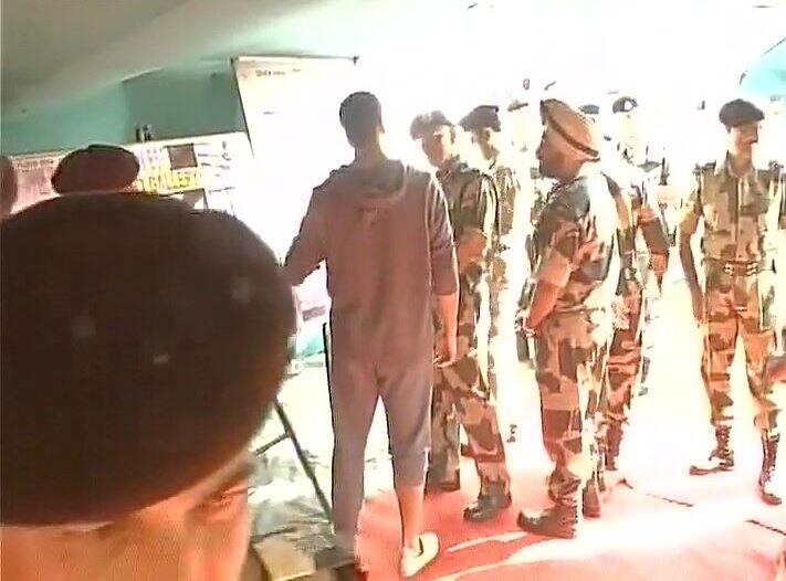 अक्षयने नुकतेच यवतमाळ जिल्ह्यातील आत्महत्याग्रस्त गाव दत्तक घेण्याची घोषणा केली आहे.