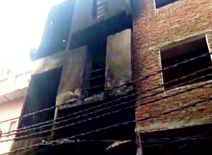 Ghaziabad 13 Killed In A Fire At Garment Factory In Sahibabad गाझियाबादमध्ये फॅक्टरीत अग्नितांडव, 13 जणांचा मृत्यू