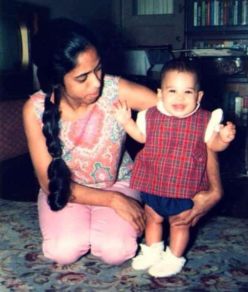 कमला हारिस आणि त्यांच्या आई