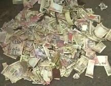 कोलकात्यामध्ये 500 आणि 1000 रुपयांच्या नोटा कचऱ्याच्या डब्यात