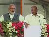 पुण्यात पंतप्रधान मोदी आणि शरद पवार यांची एकमेकांवर स्तुतीसुमने!
