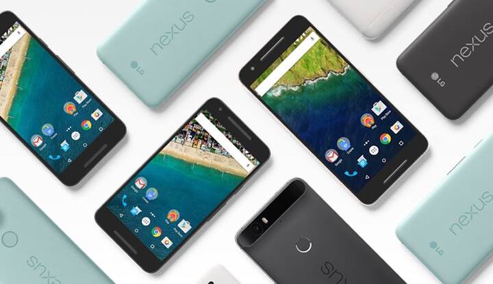 जुन्या पाचशे आणि हजारच्या निर्णयानंतर स्मार्टफोन खरेदीमध्येही मोठी घट झाली आहे. चलनाच्या तुटवड्यामुळे ग्राहकांना स्टोअर्समध्ये उपकरणं खरेदी करणं अशक्य झालं आहे. 