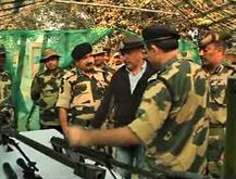 भारतीय जवानांचं मनोधैर्य वाढवण्यासाठी नाना थेट सीमेवर! 