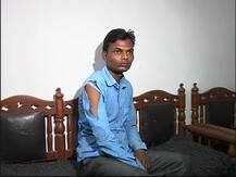 सीट बेल्टबद्दल विचारणाऱ्या तरुणाला पोलिसांची बेदम मारहाण