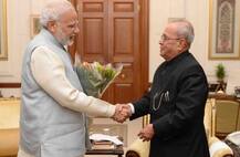 नोटाबंदीच्या निर्णयावरुन पंतप्रधान नरेंद्र मोदींनी घेतली राष्ट्रपतींची भेट