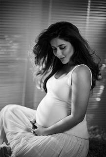 करीना कपूरचं बेबी बम्पसोबत ब्लॅक अँड व्हाईट फोटोशूट