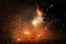 \'आठ ते दहा\'शिवाय फटाके उडवल्यास 8 दिवस कारावास