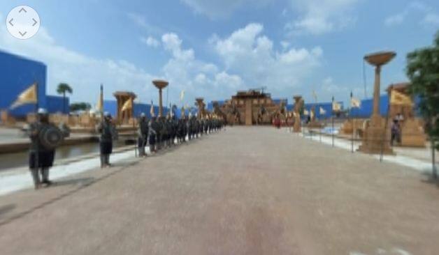 मात्र सिनेमातील सस्पेंस सीन लीक झाल्यामुळे निर्मात्यांची चिंता चांगलीच वाढली आहे.