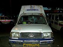 मुंबईत कॅश व्हॅन लुटीचा प्रयत्न