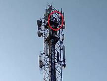 ऊसदरवाढीसाठी टॉवरवर चढून शेतकऱ्याचं \'शोले\'स्टाईल आंदोलन