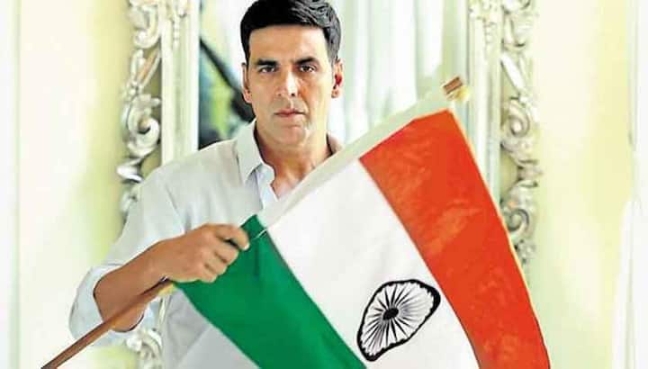 शहीद जवान नरपत सिंह यांच्या कुटुंबीयांशी संपर्क साधून अक्षयनं शहीद जवानाच्या पत्नीचं सांत्वन केलं. 