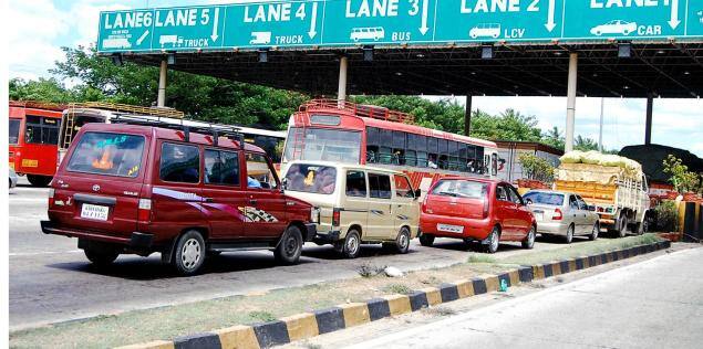 टोलमुळे देशाचं वर्षाला दीड लाख कोटींचं नुकसान : रिपोर्ट