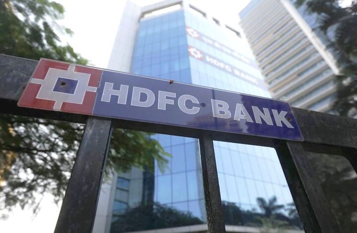 Hdfc Bank Sacks 4 Employees Including Brach Manager Over Unauthorised Exchange Of Notes HDFC बँकेत बेकायदेशीरपणे नोटांची बदली, चार कर्मचारी निलंबित