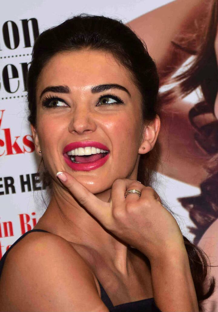 दरम्यान, एमी एका मासिक लाँचिगला गेली असताना ती यावेळी खुलून बोलत होती.  (Photo: Solaris) 