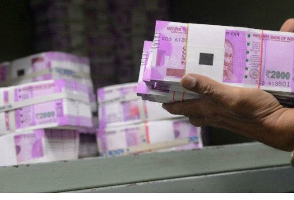10 Crore Rupees Seized From Pune Bank Of Maharashtra Branch पुण्यातील बँकेत संशयास्पद व्यवहार, नव्या नोटांमध्ये 10 कोटी रुपये जप्त