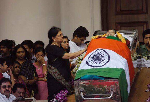 जयललितांच्या निधनाच्या धक्क्यानं 280 जणांनी प्राण गमावले